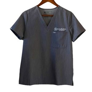 Figs NEW Catarina One Pocket Scrub Top In Gray Size S